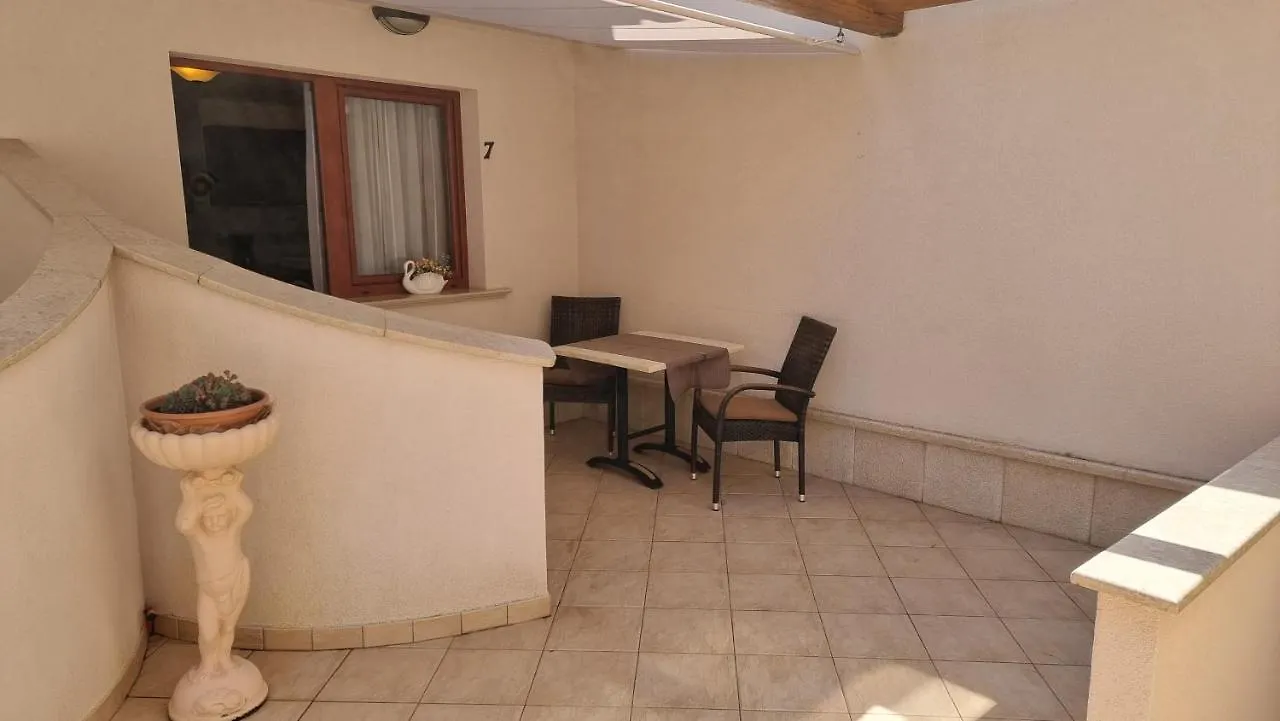 Apartmani Sidro Malinska 0*,